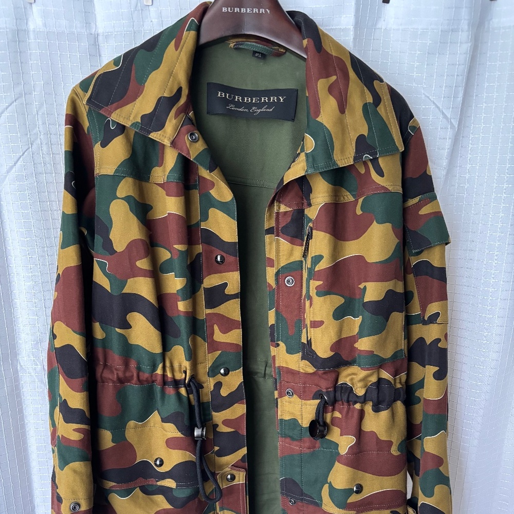 Burberry Ladies Boyfriend Fit Camouflage Print Jacket size US 6